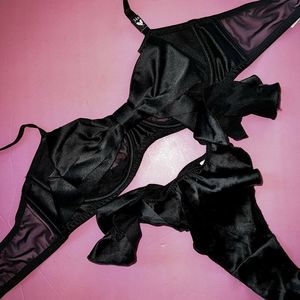 Victoria's Secret unlined 34DD Bra and medium thong